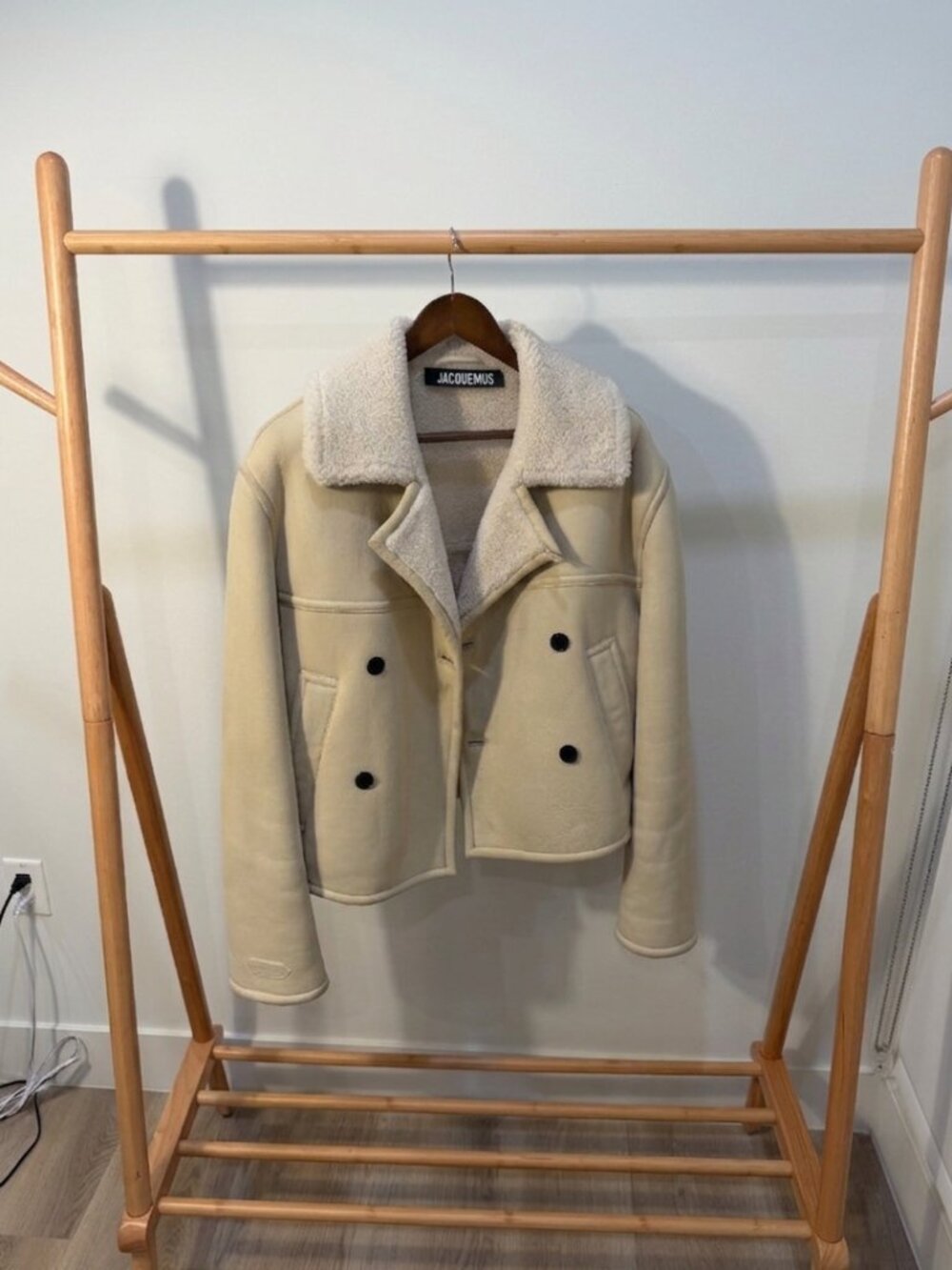 Authentic JACQUEMUS Double-Breasted Shearling Jacket - Cream (Size: XL)